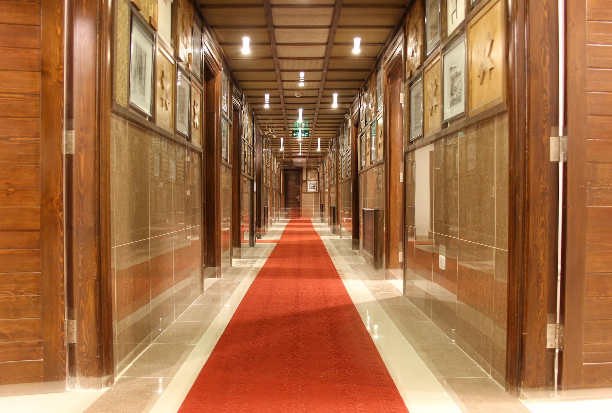 Grape Village Hotel 3*