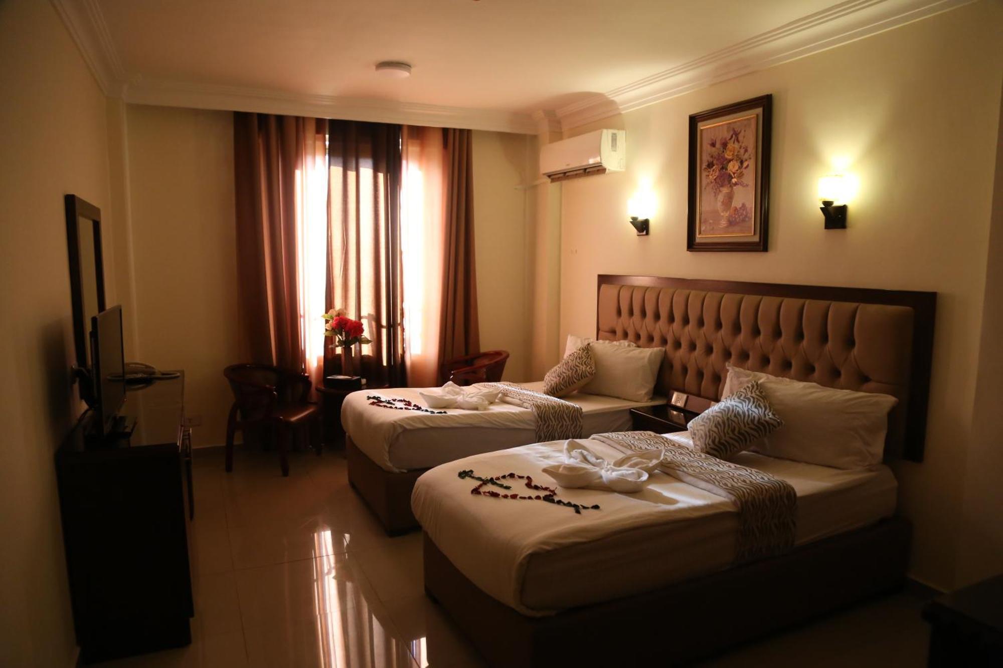 Grape Village Hotel 3*